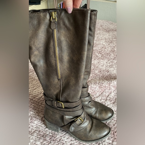 Tall Brown Boots - Picture 1 of 4